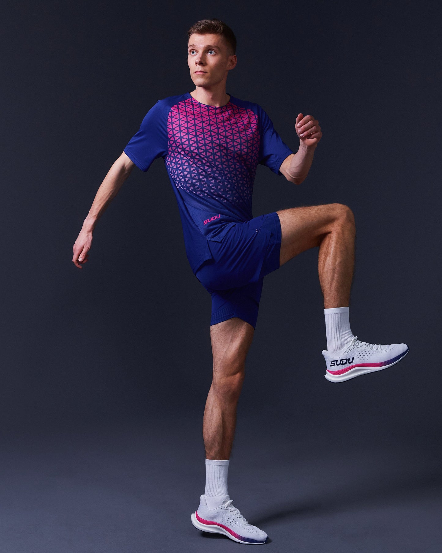 SUDU SRT SS 01 Run Short Sleeve T-Shirt - Belleweather Blue / Carmine Rose Short Sleeve T-Shirt