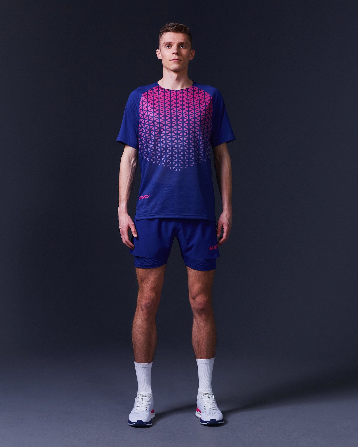 SUDU SRT SS 01 Run Short Sleeve T-Shirt - Belleweather Blue / Carmine Rose XS Short Sleeve T-Shirt