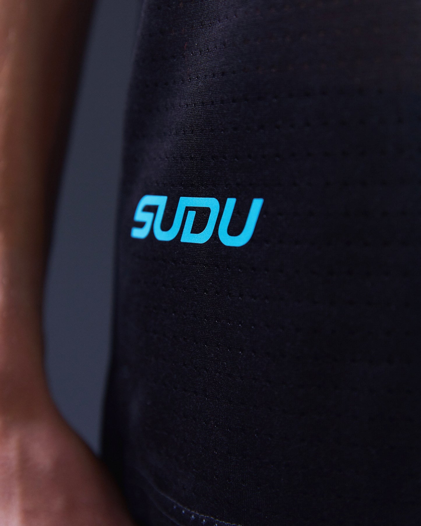 SUDU SRT SS 01 Run Short Sleeve T-Shirt - Black Beauty / Aquarius Short Sleeve T-Shirt