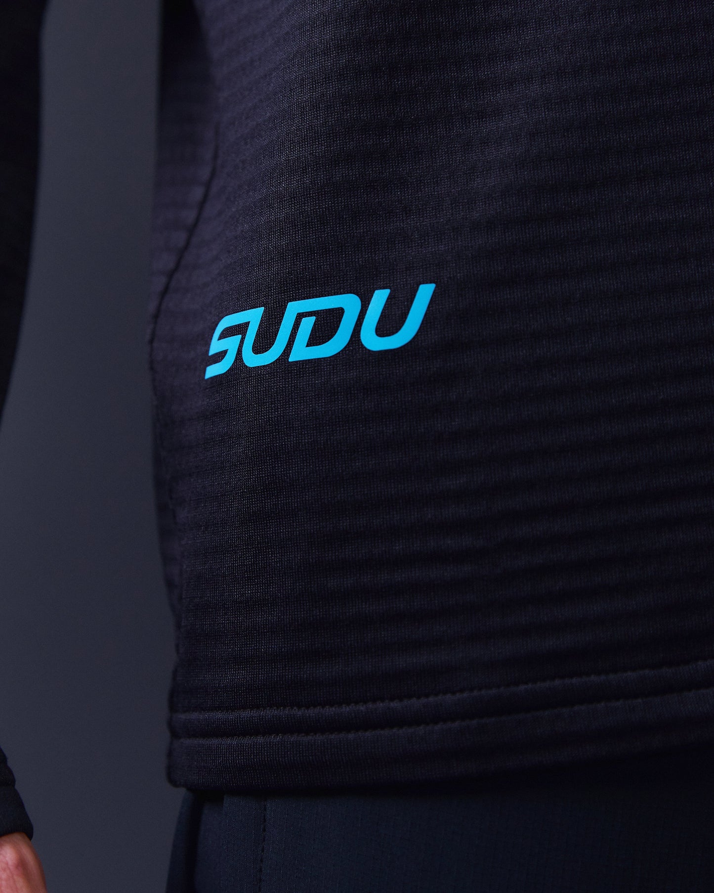 SUDU SRZ 01 Run Zip Mid-Layer - Black Beauty / Aquarius Long Sleeve Shirt